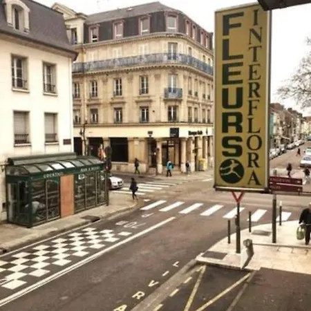 Hyper-centre Ville/bouchon ! T2 Calme Et Confort Apartment
