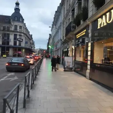 Hyper-centre Ville/bouchon ! T2 Calme Et Confort *